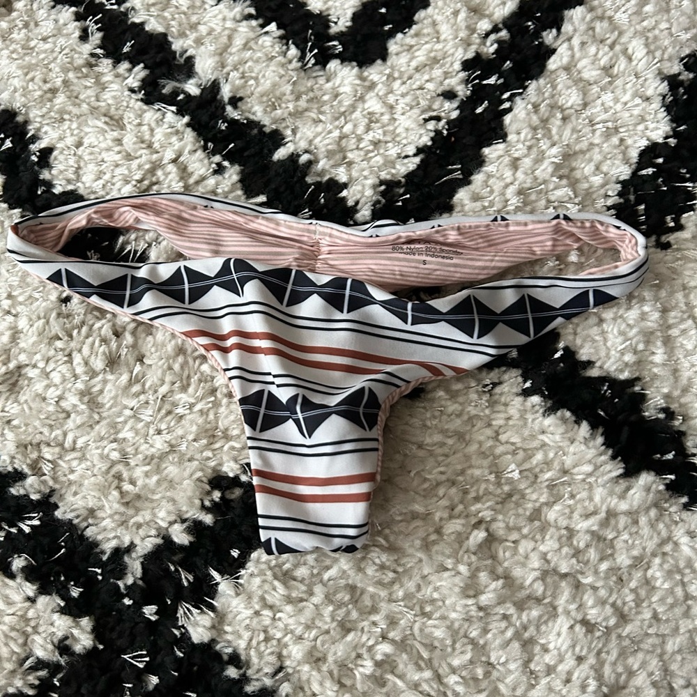 Acacia bottoms in tapa